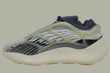 Load image into Gallery viewer, Yeezy 700 V3 Fade Salt
